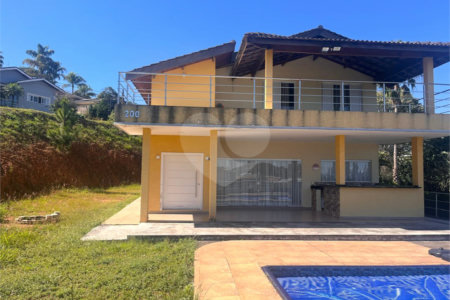 Casa à venda ou para alugar com 3 suítes no condomínio Serra da Estrela, Atibaia - SP