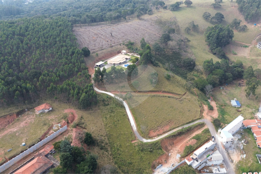 Casa à venda com 4 suítes no Centro, Extrema, MG
