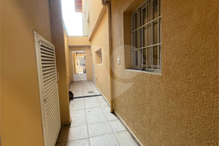 Sobrado à venda com 4 quartos, sendo 1 suíte,  em Vila Cordeiro, São Paulo, SP