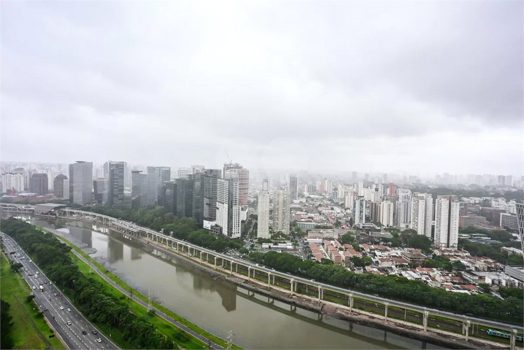 Apartamento à venda com 3 suítes,  em Jardim Fonte do Morumbi, São Paulo, SP