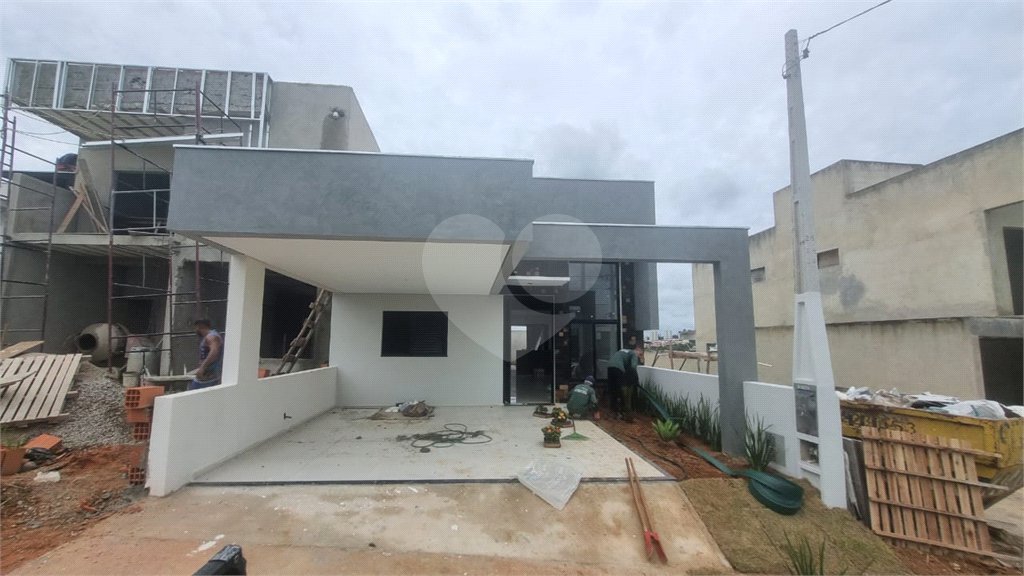 Casa à venda com 3 quartos, sendo 1 suíte, no condomínio Residencial Horto Villagio, Sorocaba - SP
