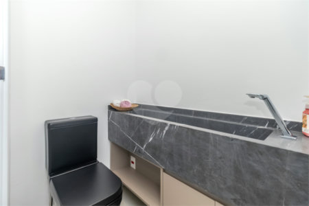 Apartamento à venda com 3 suítes em Campo Belo, São Paulo, SP