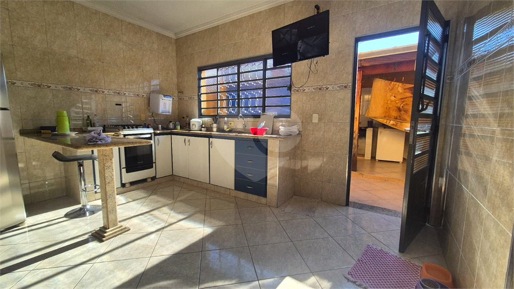 Casa à venda com 3 quartos, sendo 1 suíte, em Vila Angélica, Sorocaba, SP