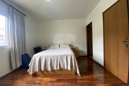 Sobrado à venda com 3 quartos, sendo 1 suíte,  em Vila Nivi, São Paulo, SP