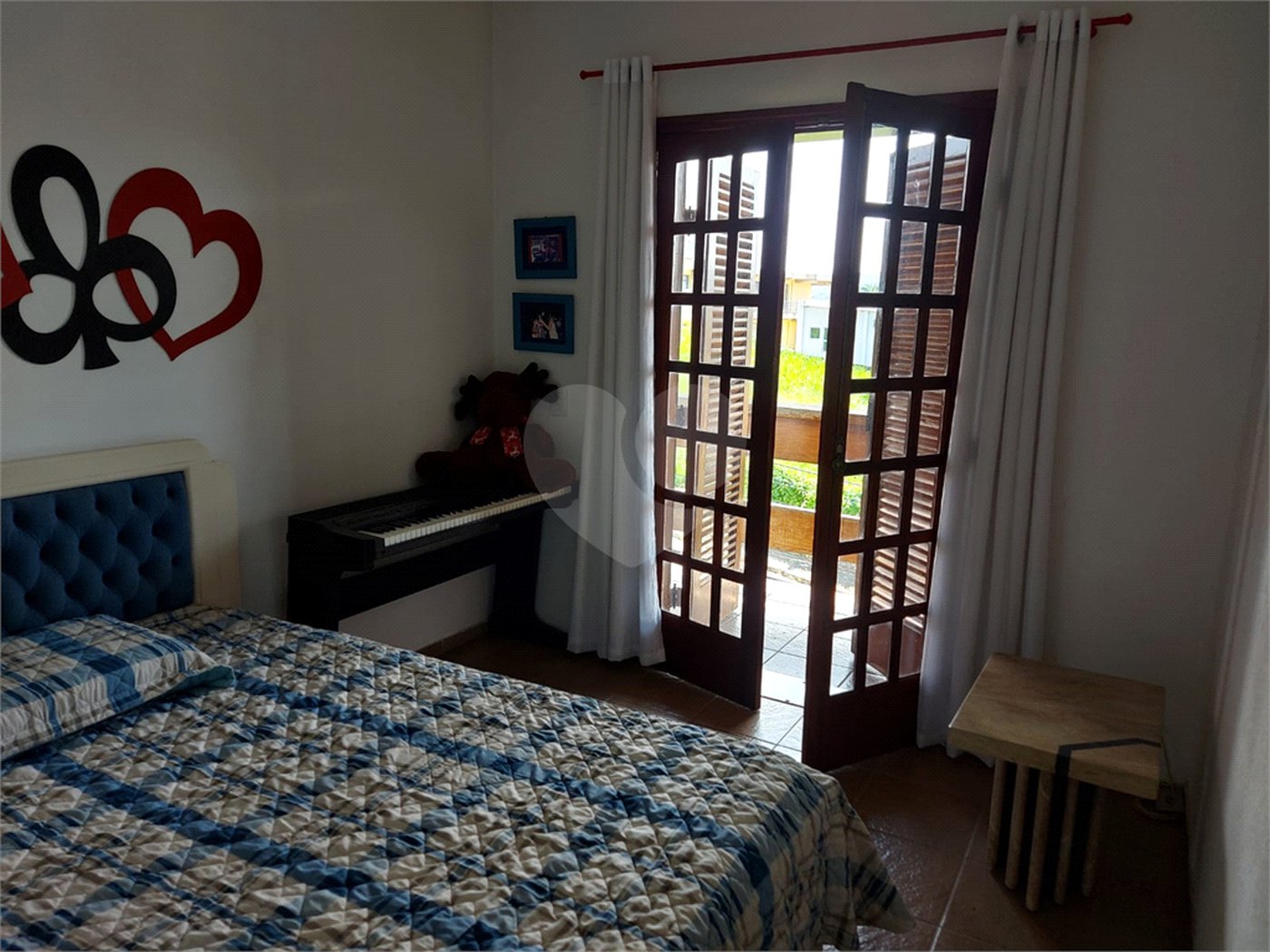 Sobrado à venda com 5 quartos, sendo 4 suítes, em Santa Rosa, Vinhedo, SP