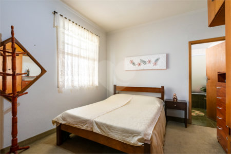 Sobrado à venda com 3 quartos, sendo 1 suíte, em Moema, São Paulo, SP