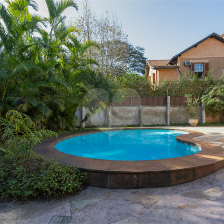Sobrado à venda com 4 quartos, sendo 2 suítes, em Vila Madalena, São Paulo, SP