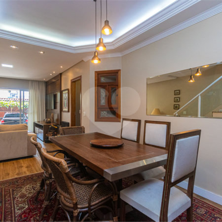 Casa à venda com 4 quartos, sendo 2 suítes, em Jardim Prudência, São Paulo, SP