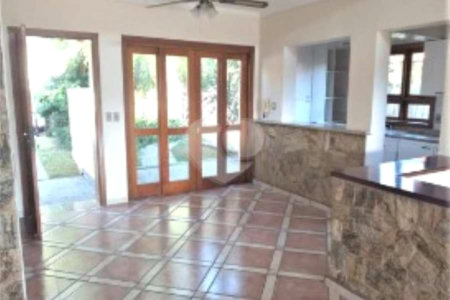 Casa à venda com 3 quartos, sendo 1 suíte, no condomínio Estância Marambaia, Vinhedo - SP