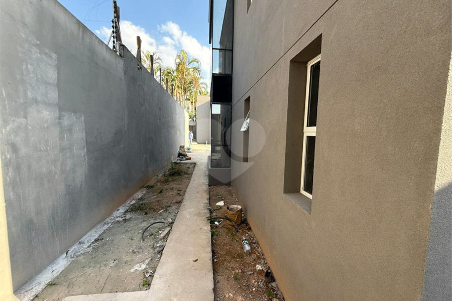 Casa à venda com 3 suítes no condomínio Residencial Floresta, São Paulo - SP