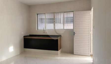 Casa à venda com 3 quartos em Interlagos, São Paulo, SP