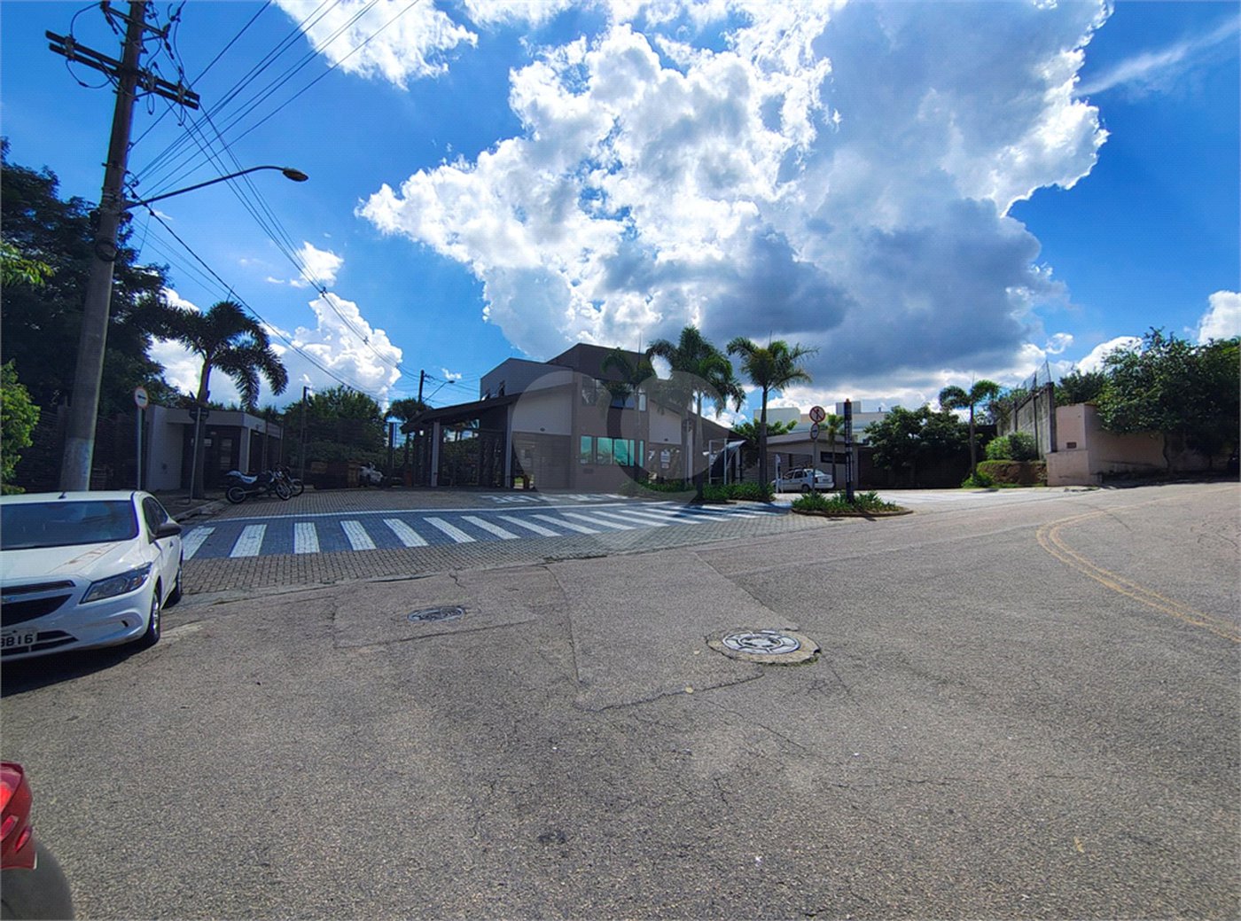 Casa à venda com 5 quartos, sendo 2 suítes, no condomínio Terras de Jundiaí, Jundiaí - SP