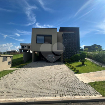 Casa à venda com 3 suítes no condomínio Alphaville Castelo, Itu - SP