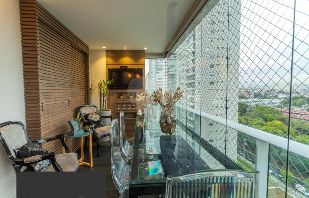 Apartamento à venda com 3 quartos, sendo 1 suíte,  em Vila Anastácio, São Paulo, SP