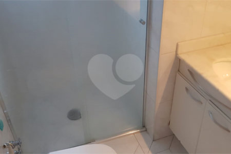 Sobrado à venda com 4 quartos, sendo 2 suítes, em Vila Hamburguesa, São Paulo, SP