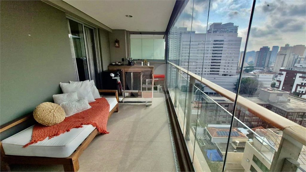 Apartamento à venda ou para alugar com 2 suítes em Vila Nova Conceição, São Paulo, SP