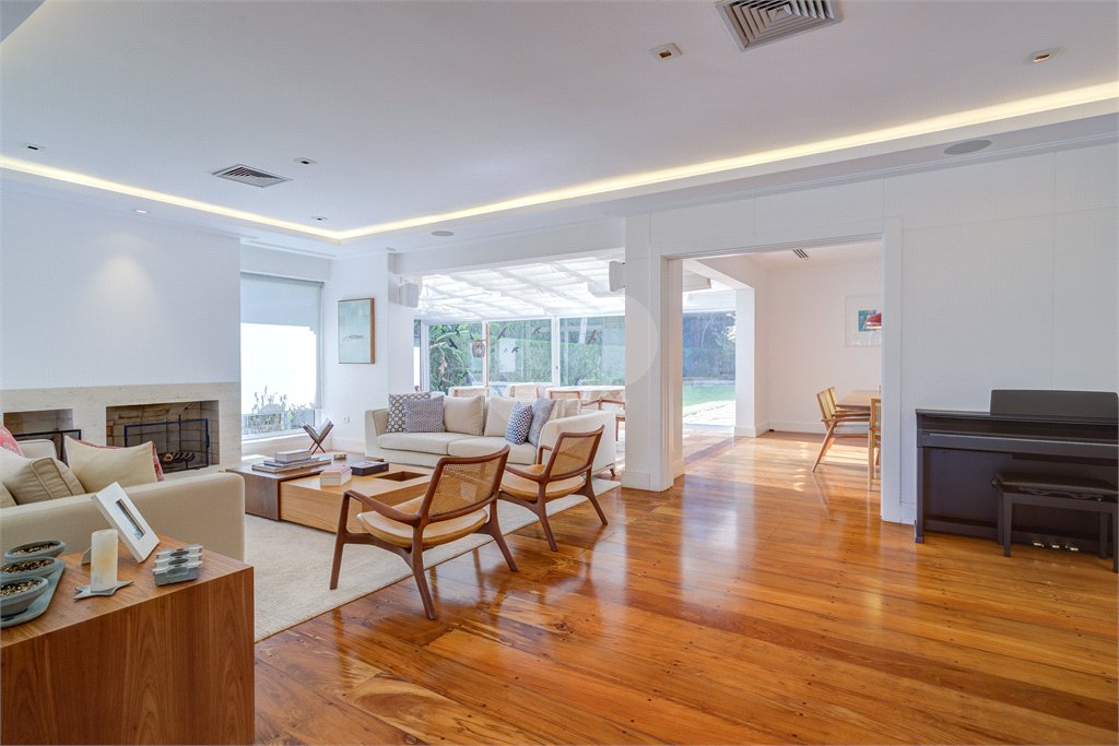 Casa Térrea à venda com 4 suítes em Alto da Boa Vista, São Paulo, SP
