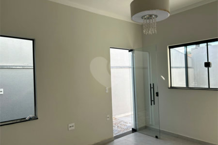 Casa à venda com 2 quartos, sendo 1 suíte, em Vila Santana, Itapetininga, SP