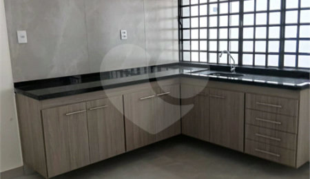 Sobrado para alugar com 2 quartos, sendo 1 suíte,  no Centro, São Roque, SP