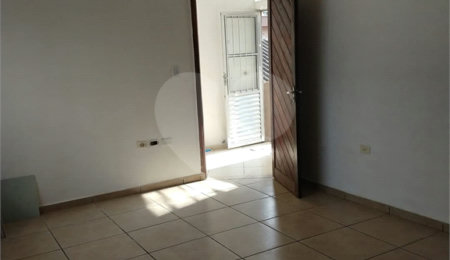 Casa à venda com 3 quartos, sendo 1 suíte,  em Vila Vitória, Santo André, SP