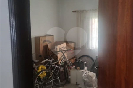 Casa Térrea à venda com 4 quartos em Vila Nivi, São Paulo, SP