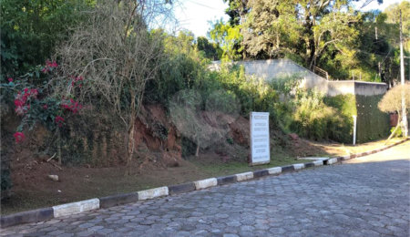 Terreno à venda no condomínio Champs Elysees Village, Mairiporã - SP