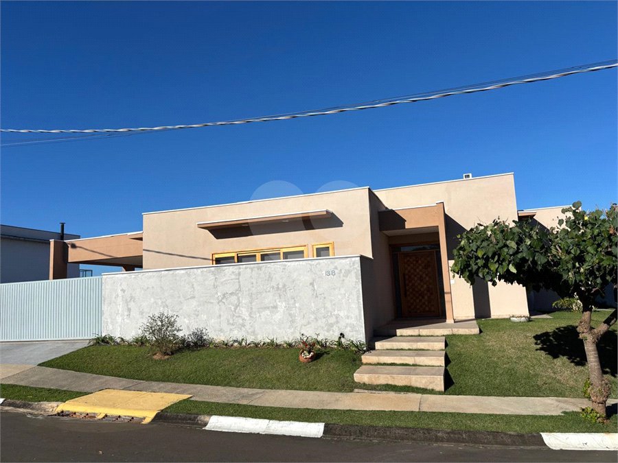 Casa à venda com 2 suítes no condomínio Mirante dos Ipês, Salto - SP