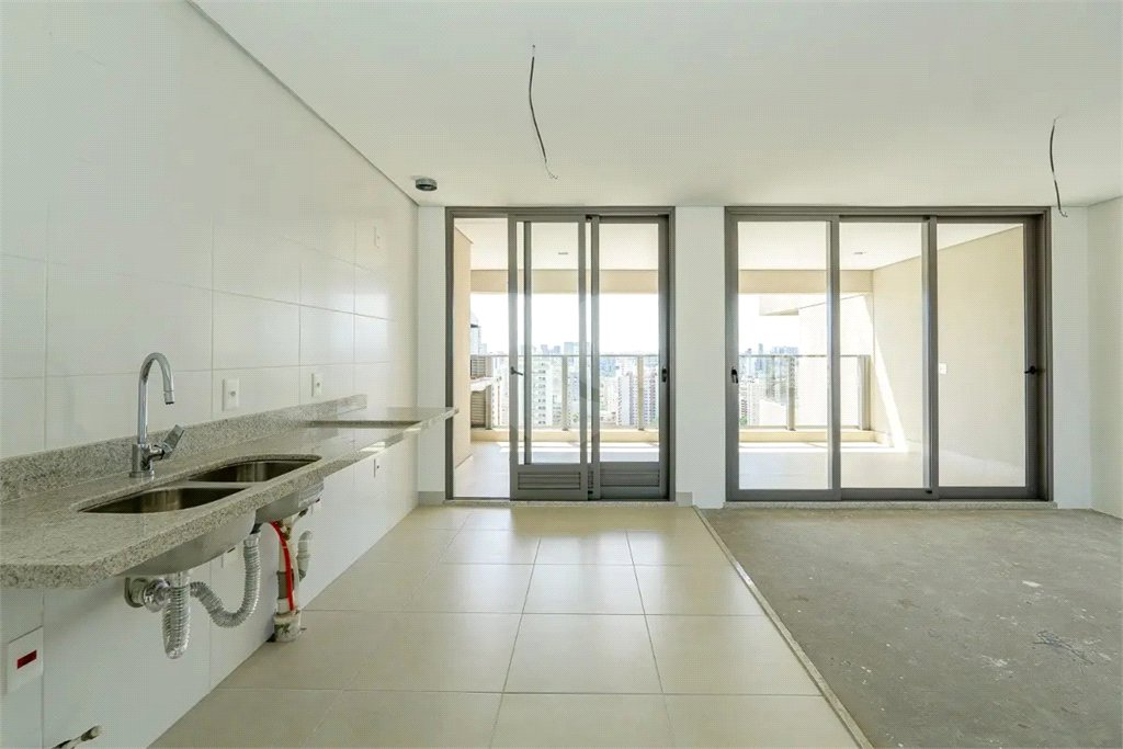 Apartamento à venda com 4 quartos, sendo 3 suítes, em Campo Belo, São Paulo, SP