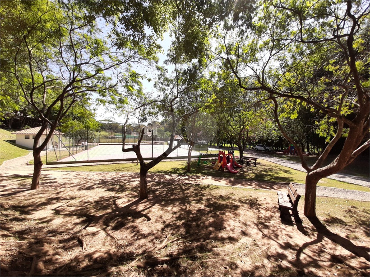 Casa à venda com 3 suítes no condomínio Villaggio Capriccio, Louveira - SP
