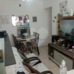 Casa à venda com 3 quartos, sendo 1 suíte,  no Centro, Mogi das Cruzes, SP