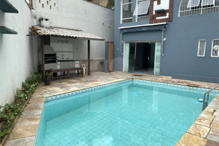 Casa à venda com 3 suítes em Jardim Leonor, São Paulo, SP