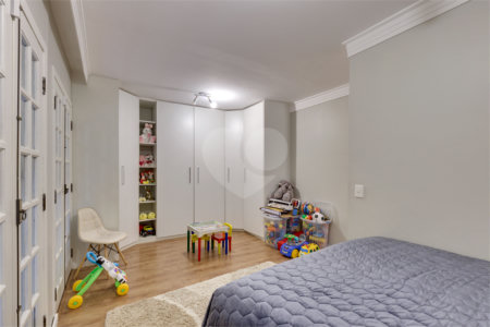 Casa à venda com 5 quartos, sendo 3 suítes, em Alto da Boa Vista, São Paulo, SP