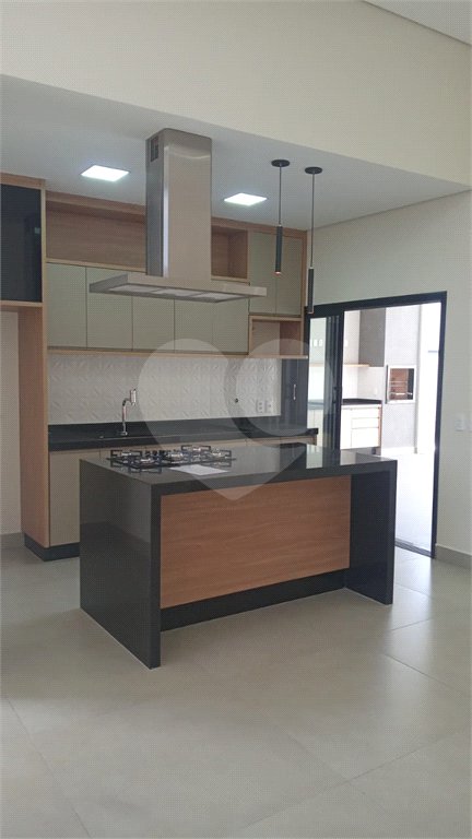 Casa à venda com 3 suítes no condomínio Jardim Residencial Dona Lucilla, Indaiatuba - SP