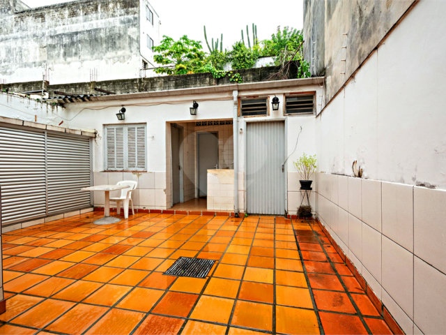 Sobrado à venda com 3 quartos em Campo Belo, São Paulo, SP