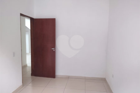 Apartamento à venda com 2 quartos em Reneville, Mairinque, SP