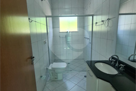 Casa à venda com 4 quartos, sendo 2 suítes, no condomínio Bosque de Grevilea, Vinhedo - SP
