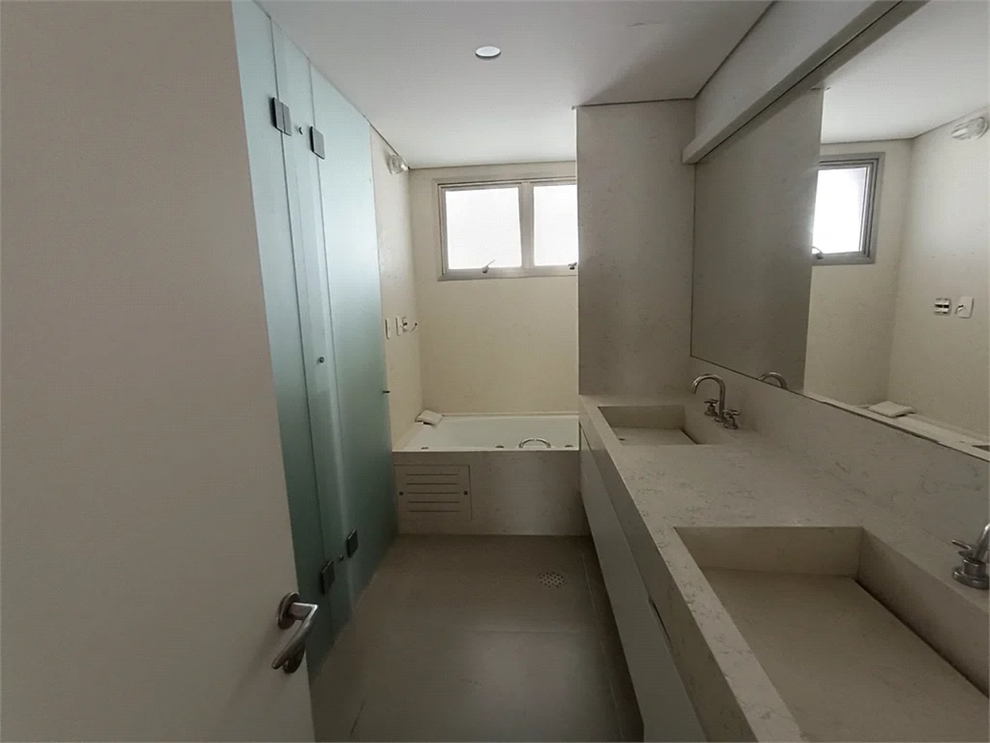 Apartamento à venda ou para alugar com 3 suítes em Pinheiros, São Paulo, SP