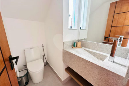 Casa à venda com 6 quartos, sendo 4 suítes,  em Caravelas, Armação dos Búzios, RJ