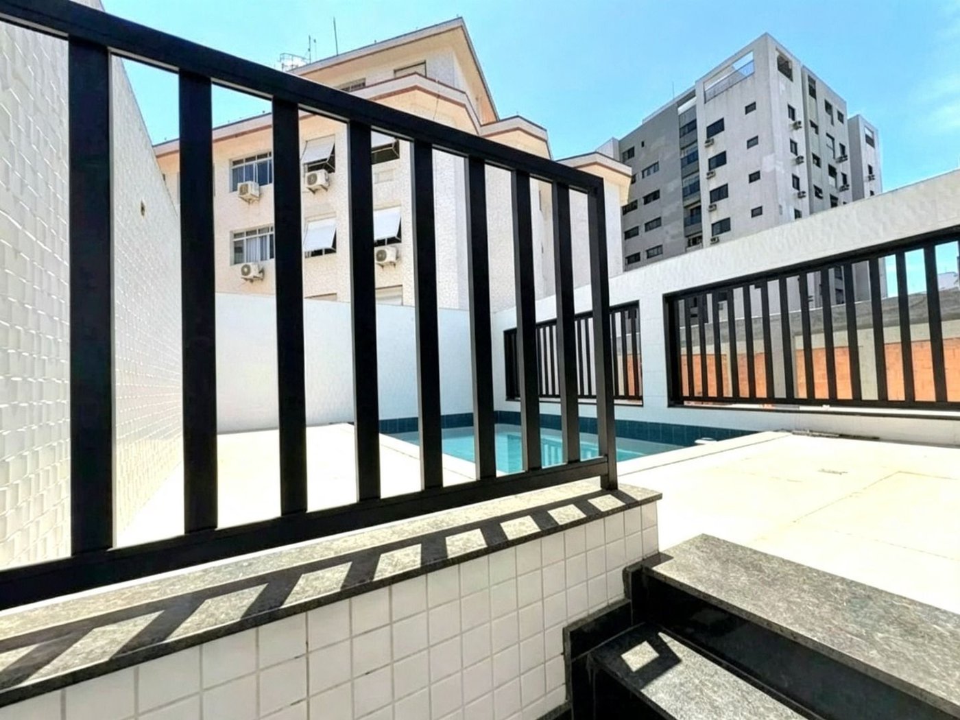 Sobreposta Alta à Venda na Aparecida em Santos | 3 Suítes | Piscina | Salão de Festas | 2 Vagas | 202 m²