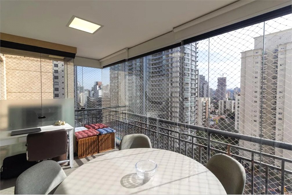 Apartamento à venda com 3 quartos, sendo 2 suítes, em Brooklin Paulista, São Paulo, SP