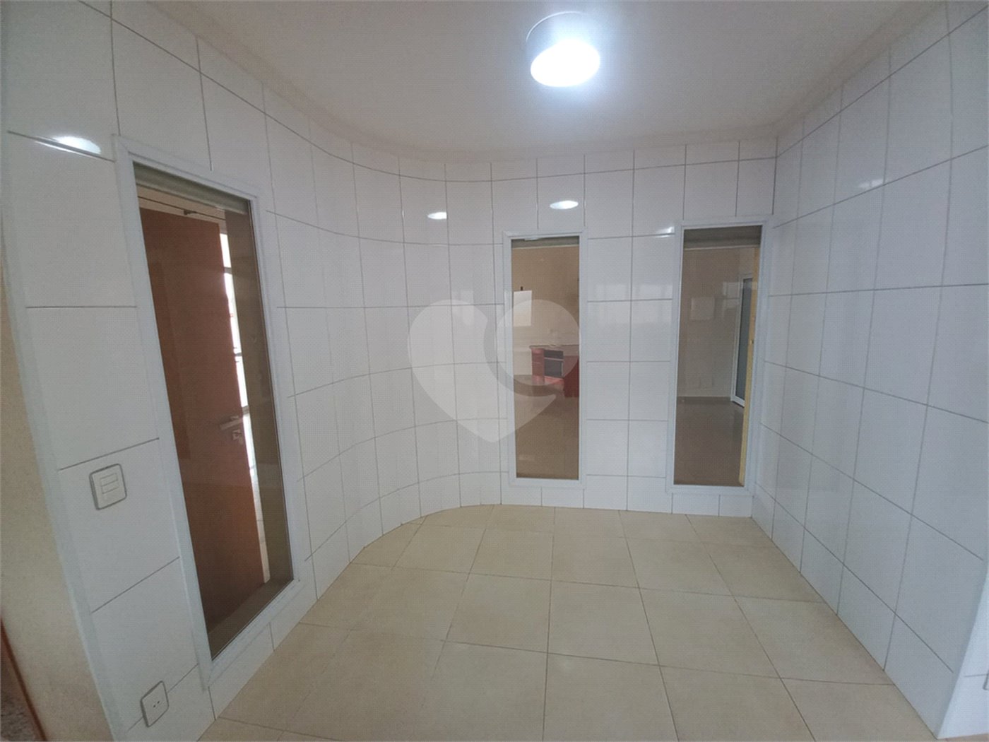 Excelente sobrado a venda no Condomínio Parque Sabará.