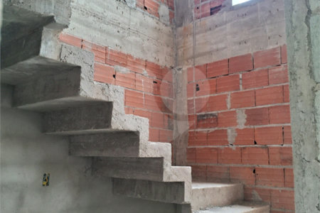 Casa à venda com 3 quartos, sendo 1 suíte, no condomínio Mosaico da Serra, Mogi das Cruzes - SP
