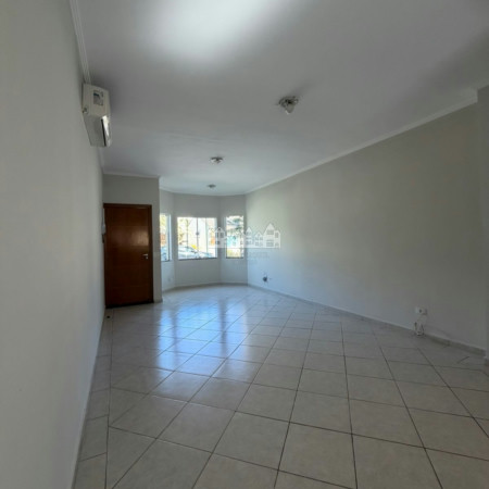 Casa à venda com 3 quartos, sendo 1 suíte, no condomínio Bella Vita, Atibaia - SP