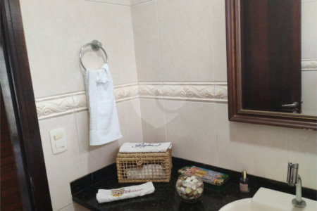 Casa à venda com 3 quartos, sendo 1 suíte,  em Vila Suissa, Mogi das Cruzes, SP