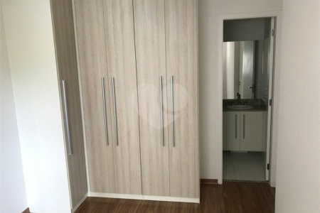 Apartamento à venda com 2 quartos, sendo 1 suíte,  em Melville Empresarial I e II, Barueri, SP