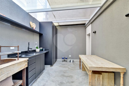 Sobrado à venda com 3 quartos, sendo 2 suítes, em Chácara Santo Antônio, São Paulo, SP