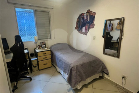 Casa à venda com 3 quartos, sendo 1 suíte, no condomínio Residencial Villagio Vitória, Guarulhos - SP