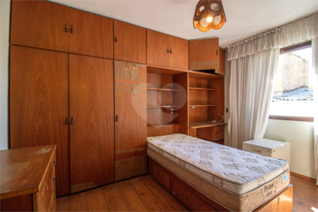 Casa à venda com 5 quartos, sendo 4 suítes, em Jardim Prudência, São Paulo, SP