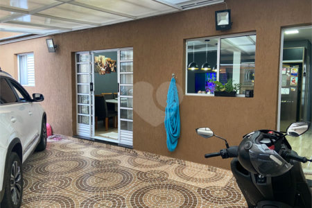 Casa à venda com 3 quartos, sendo 2 suítes, em Jardim Medina, Poá, SP