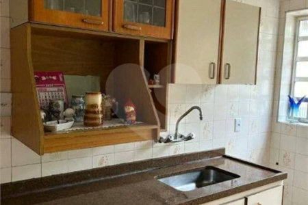 Sobrado à venda com 66m² - Belém